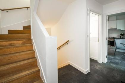 Superb Retreat Flat Central - image 23