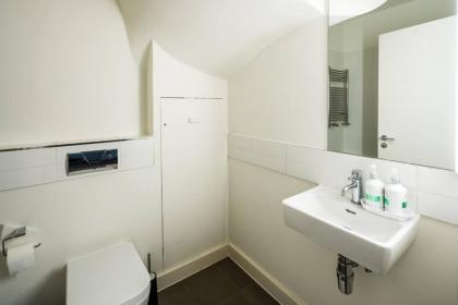 Superb Retreat Flat Central - image 24