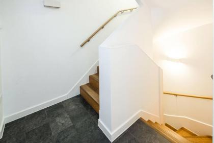 Superb Retreat Flat Central - image 26