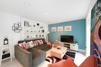 Spacious 2 bedroom Apartment in Camden - image 21