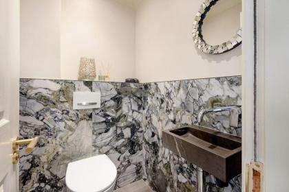 Marble Arch Suite 4-Hosted by Sweetstay - image 24