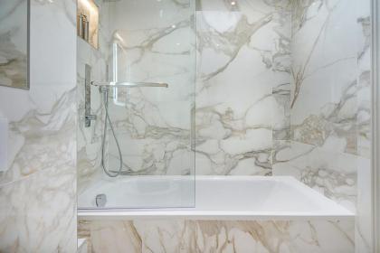 Marble Arch Suite 4-Hosted by Sweetstay - image 26