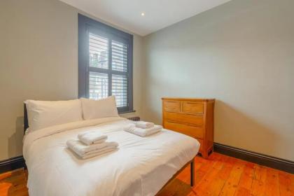 Inviting 4BD with Private Patio - Bethnal Green - image 24