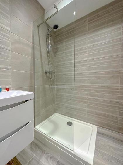 Parkway residences - image 21