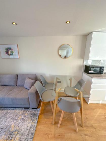 Parkway residences - image 27