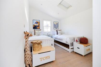 The Fulham Place - Classy 5BDR House with Garden - image 30