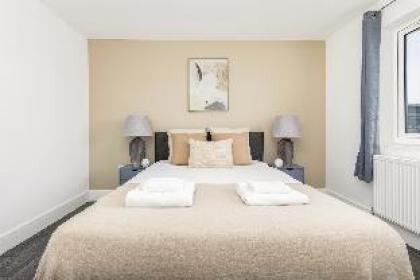 The Wembley Central Collection - image 10