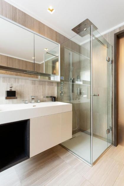 Veeve - Lavish and Luxe - image 29