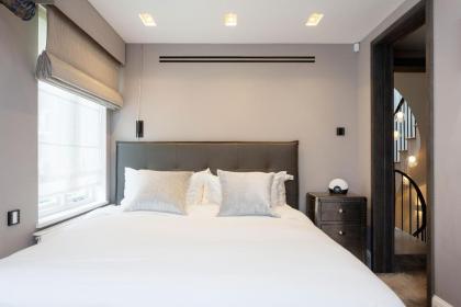 Veeve - Lavish and Luxe - image 30