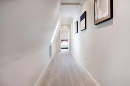 Marble Arch Suite 9-Hosted by Sweetstay - image 21