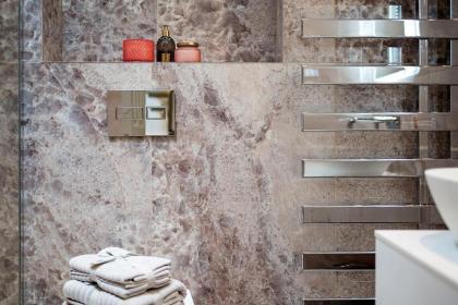 Marble Arch Suite 9-Hosted by Sweetstay - image 24