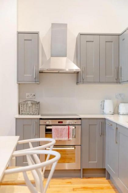 Chic 2BD Flat - 5 Minutes from Marylebone - image 22
