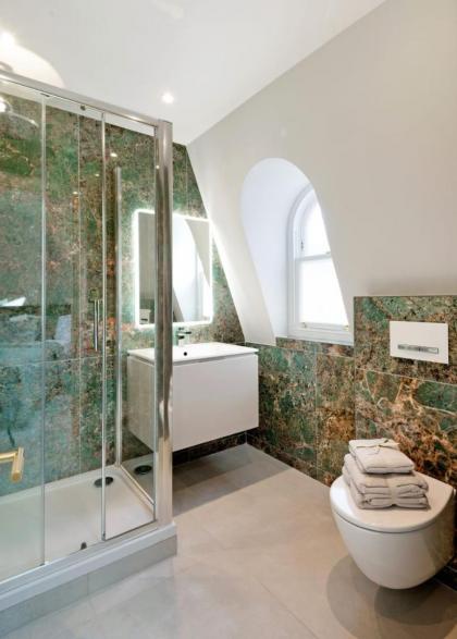 Marble Arch Suite 7-Hosted by Sweetstay - image 24