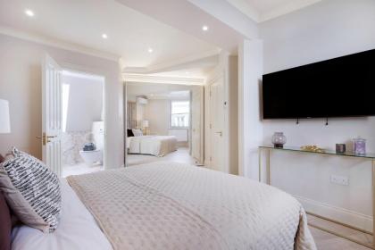 Marble Arch Suite 7-Hosted by Sweetstay - image 28