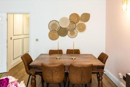Ventilated Central 2BR Flat 5 min from Station - image 22