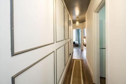 Ventilated Central 2BR Flat 5 min from Station - image 23
