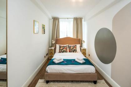Ventilated Central 2BR Flat 5 min from Station - image 29