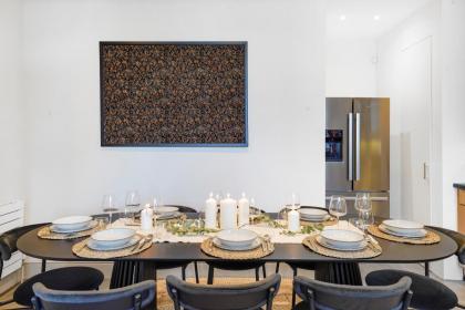 Spacious and Modern 4 beds home in Kensington - image 25