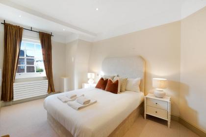 Spacious and Modern 4 beds home in Kensington - image 26