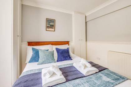 Luxury 1 Bed Apartment in East London - image 25