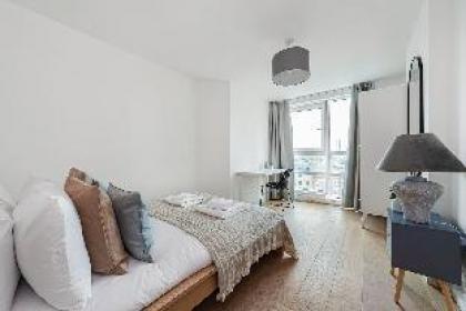 The Lambeth Apartment - image 8