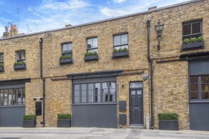 Iconic 2BR House Steps Away from Baker St