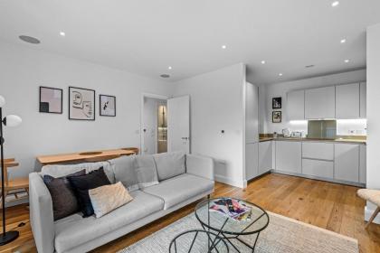 Londwell Heart of Notting Hill Balcony Suite Luxury - image 23