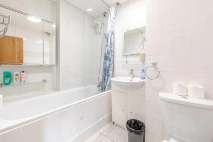 Central 2BD Flat with Balcony - Shoreditch - image 27