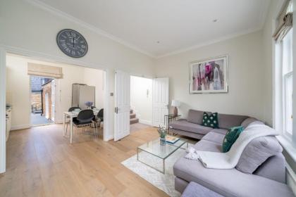 Luxury 2 Bedroom Apartment On Portobello Road