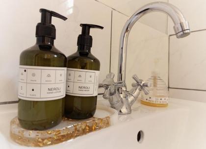 Adorable Apartment in The Heart of Primrose Hill - image 23