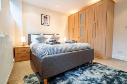 Stunning 3-Bed House in central London - image 21
