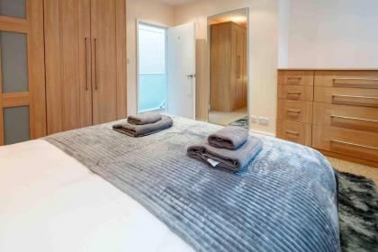 Stunning 3-Bed House in central London - image 28