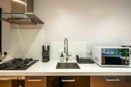 Stunning 3-Bed House in central London - image 29