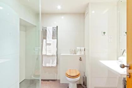 3 bdrm Notting Hill Mews house - 2 balconies - image 24