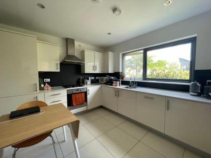 Quiet Luxe Home with GYM and Free Parking - image 6