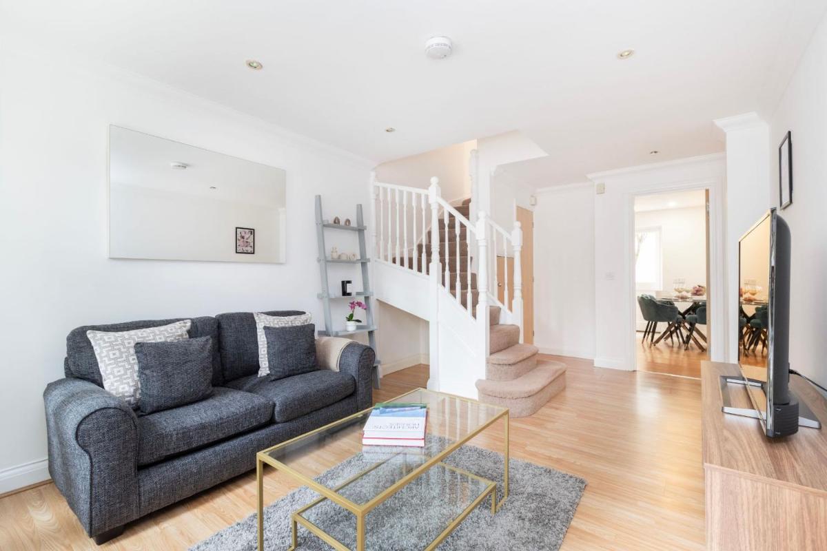 Islington & Townhouse in Barbican - City Apartment - main image