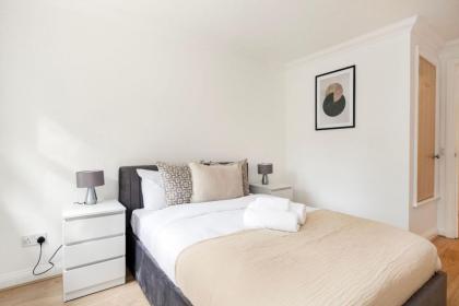 Islington & Townhouse in Barbican - City Apartment - image 11