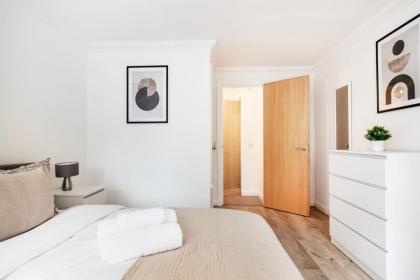 Islington & Townhouse in Barbican - City Apartment - image 13
