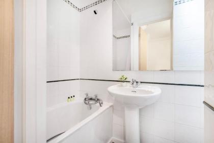 Islington & Townhouse in Barbican - City Apartment - image 19