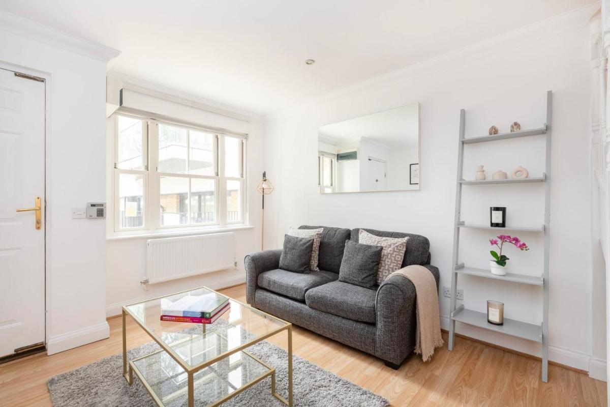 Islington & Townhouse in Barbican - City Apartment - image 2