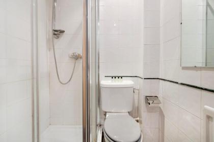 Islington & Townhouse in Barbican - City Apartment - image 21