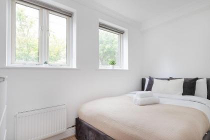 Islington & Townhouse in Barbican - City Apartment - image 24