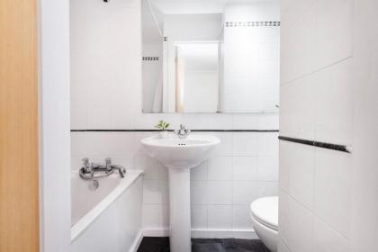 Islington & Townhouse in Barbican - City Apartment - image 27