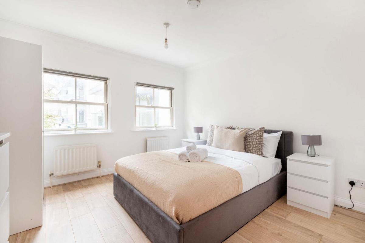 Islington & Townhouse in Barbican - City Apartment - image 4