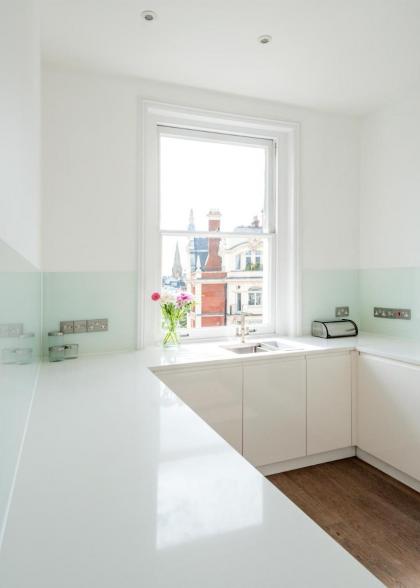 Stunning one bedroom in top location - image 25
