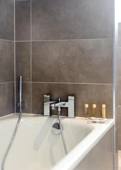 Stunning one bedroom in top location - image 29