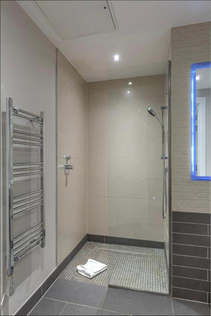 Grays Inn by Q Apartments - image 29