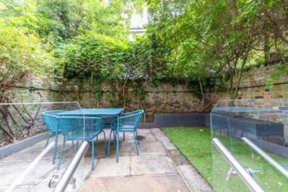 Beautifully Refurbished 2BD Flat - Earl's Court! - image 22