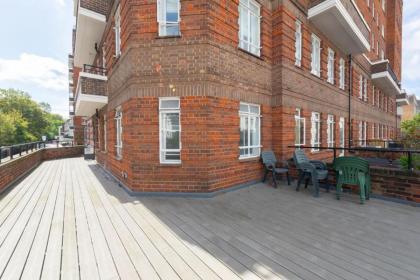 Sleek & Stylish 1BD Flat w balcony - Kings Road - image 23