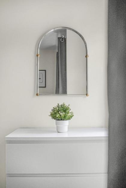 Paddington Station - City Apartment - image 24